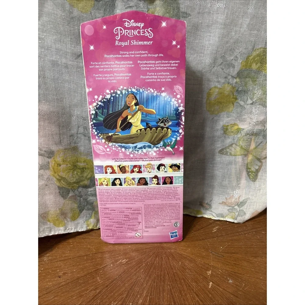 Disney Princess Royal Shimmer Pocahontas Doll, Fashion Doll with Skirt and Acces